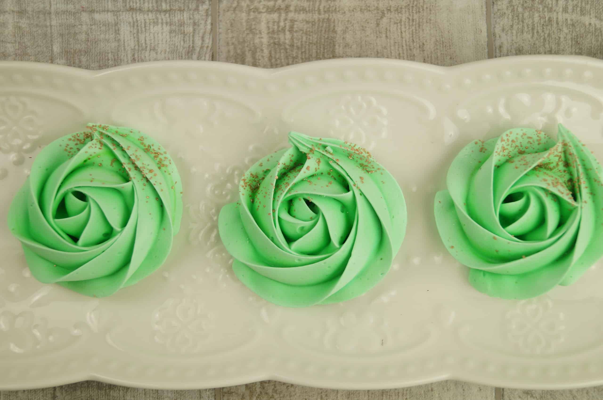 Rosaces en meringue verte