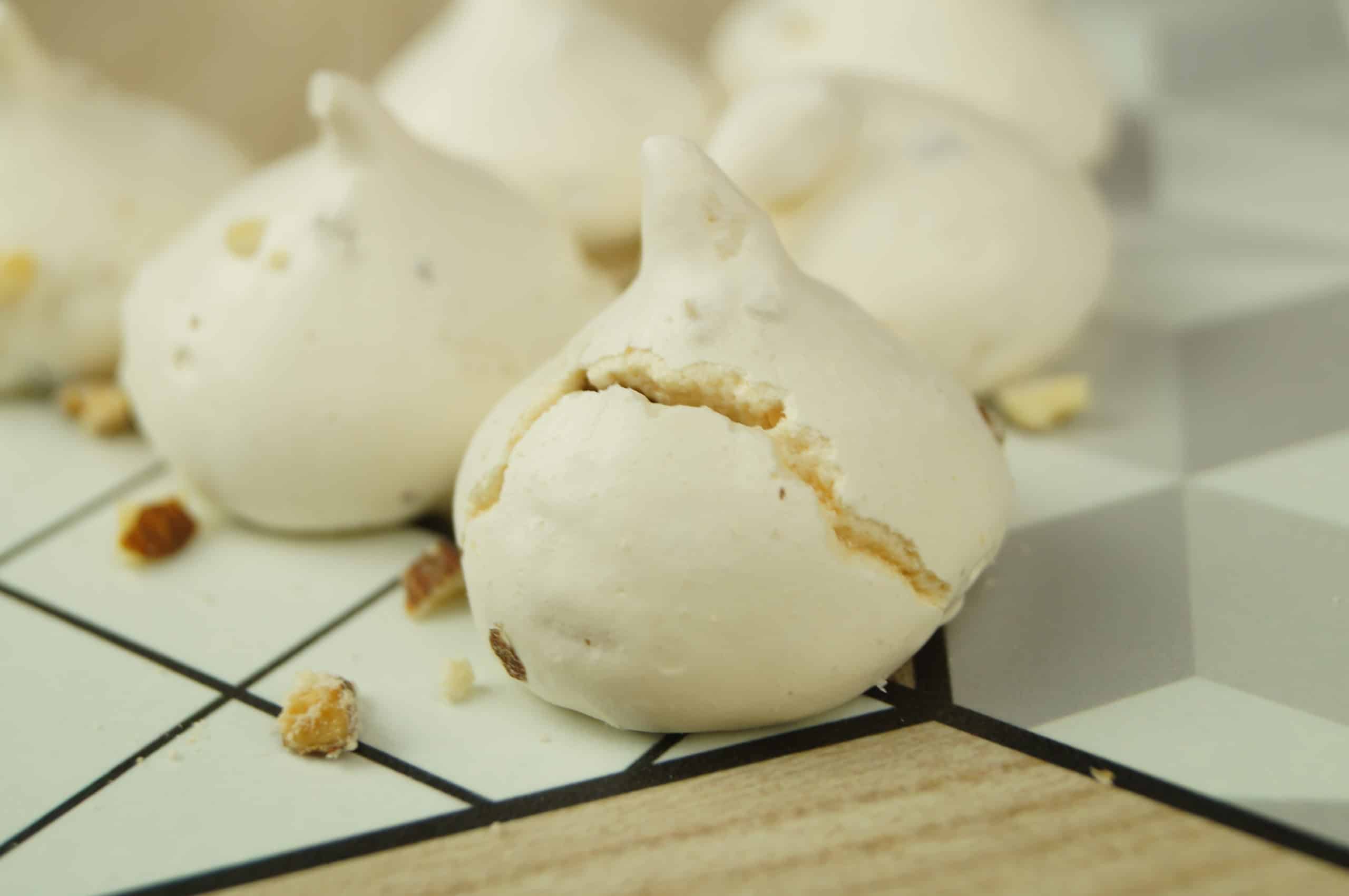 Meringues aux éclats d'amandes