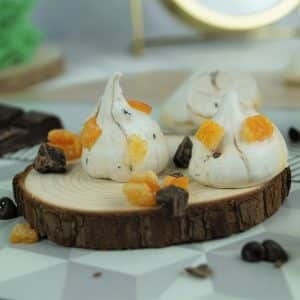 Meringues écorces d'orange et pépites de chocolat