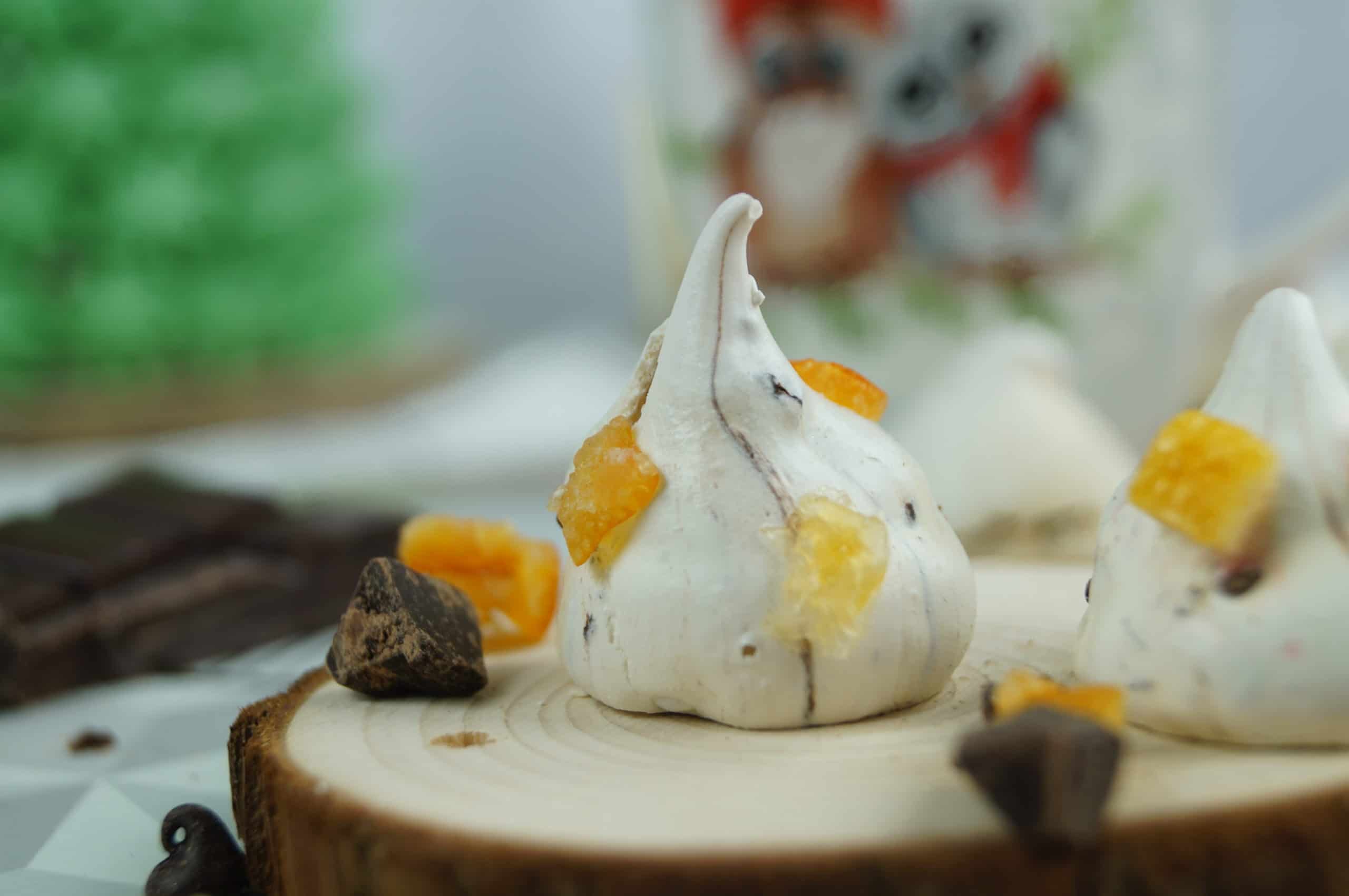 Meringues écorces d'orange et pépites de chocolat