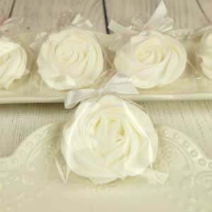 Rosace en meringue blanche