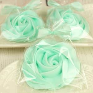 Rosace en meringue turquoise