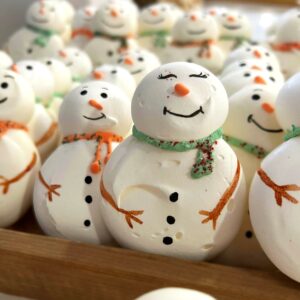Bonhomme de neige en meringue