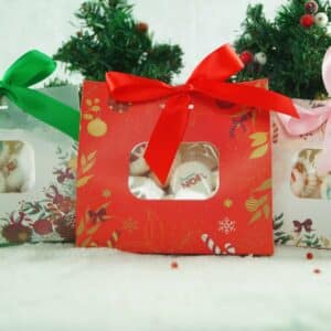 Boîte élégante de 15 meringues aux Couleurs de Noël